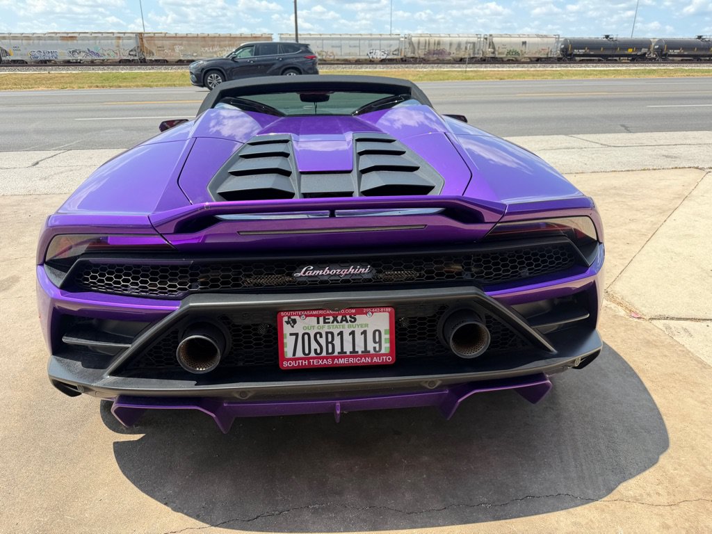 Used 2021 Lamborghini Huracan EVO RWD image 27
