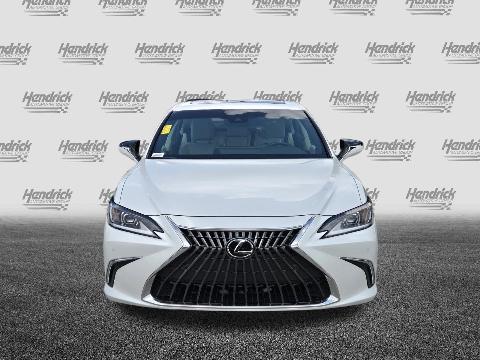 Used 2025 Lexus ES 350 w/ Premium Package FWD image 2