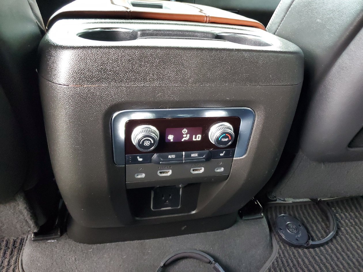 Used 2023 GMC Yukon XL Denali Ultimate AWD/4WD image 15