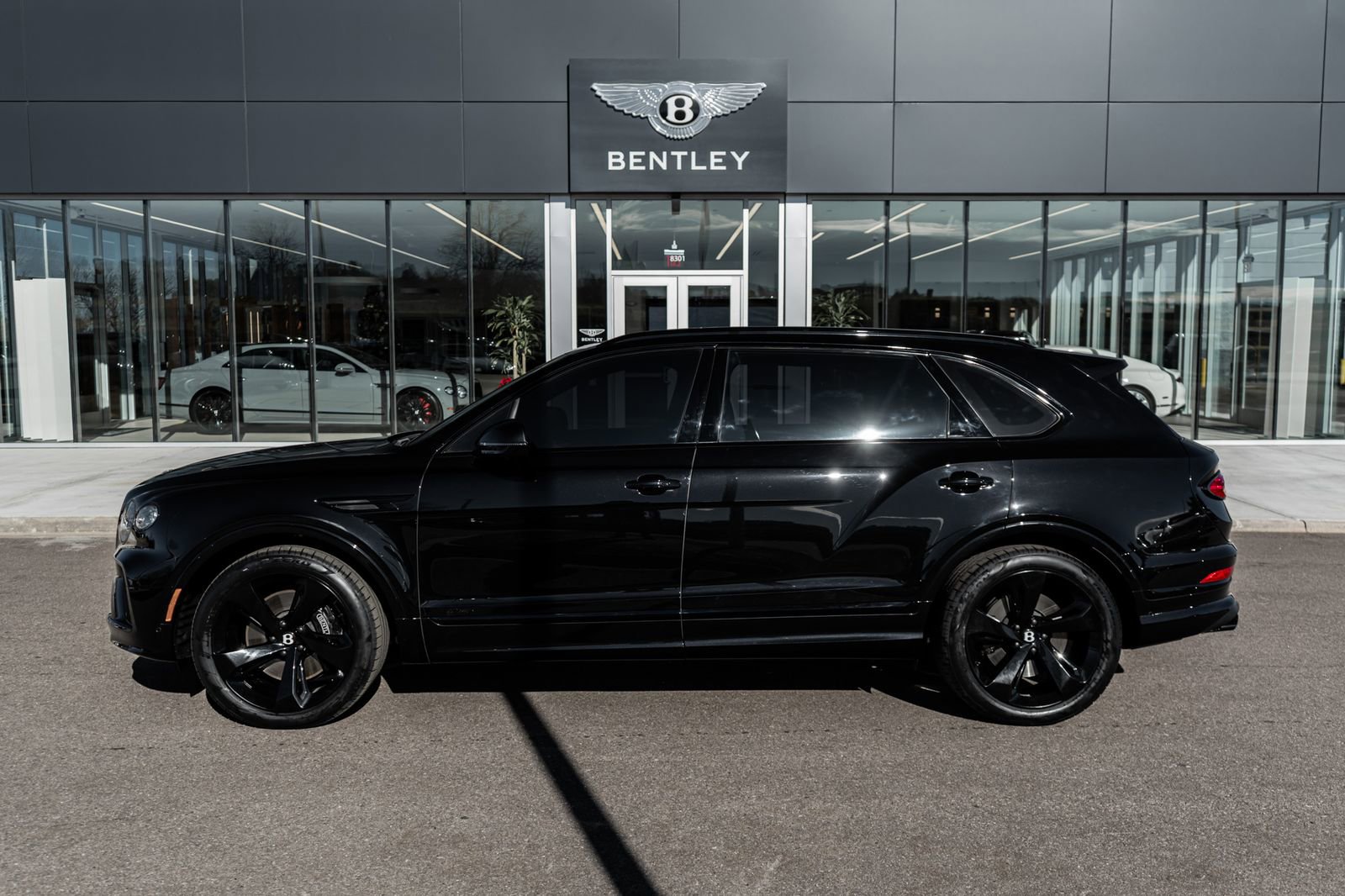 Used 2024 Bentley Bentayga Extended Wheelbase image 5