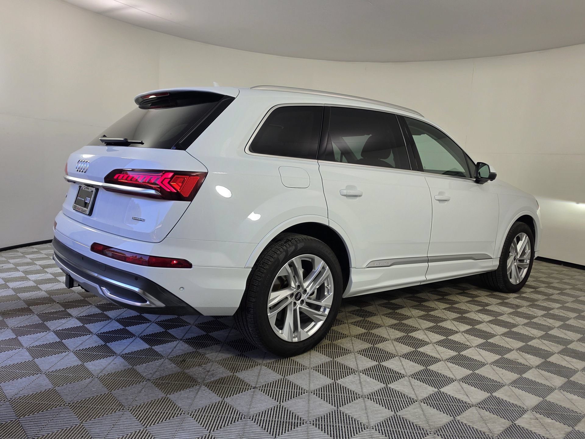 Certified 2024 Audi Q7 2.0T Premium Plus AWD/4WD image 7