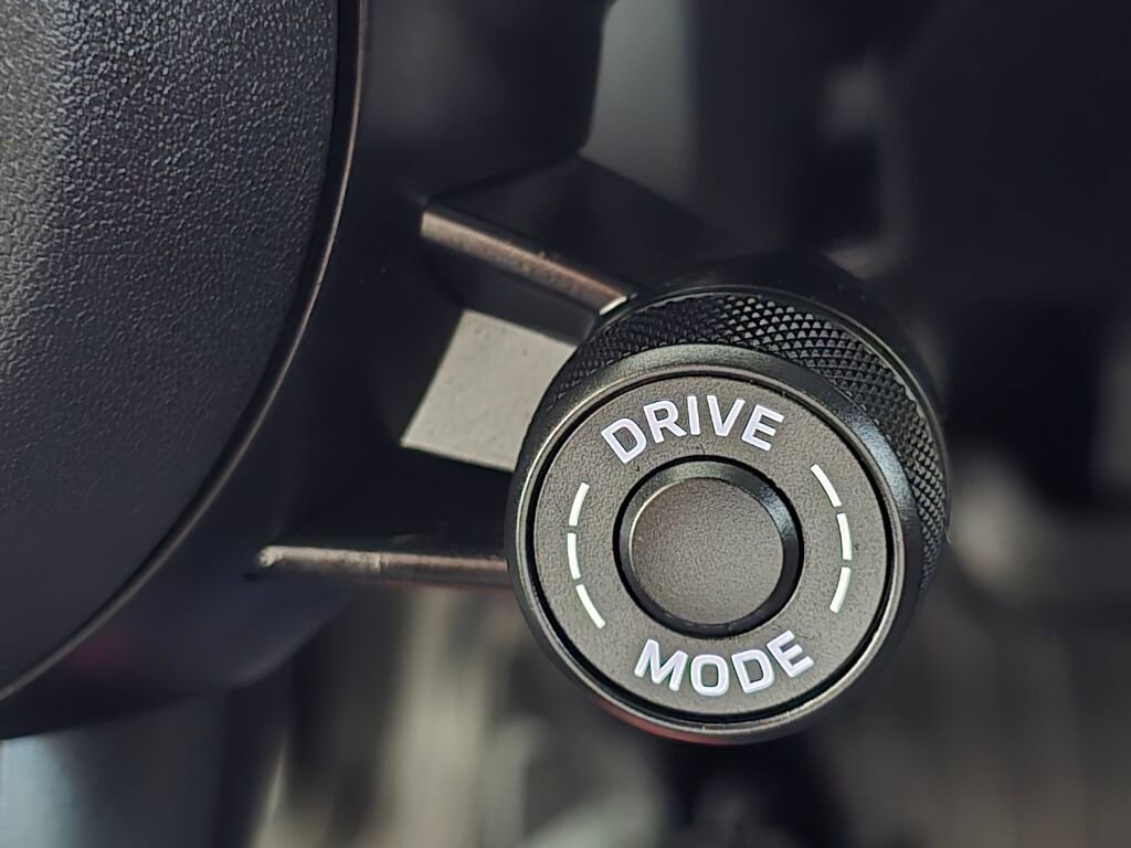 Certified 2024 Porsche Macan image 47