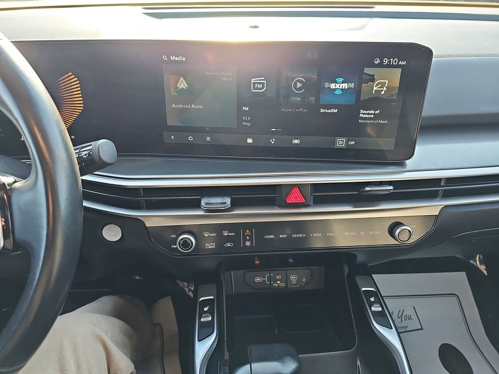 Used 2024 Kia Sorento S image 24