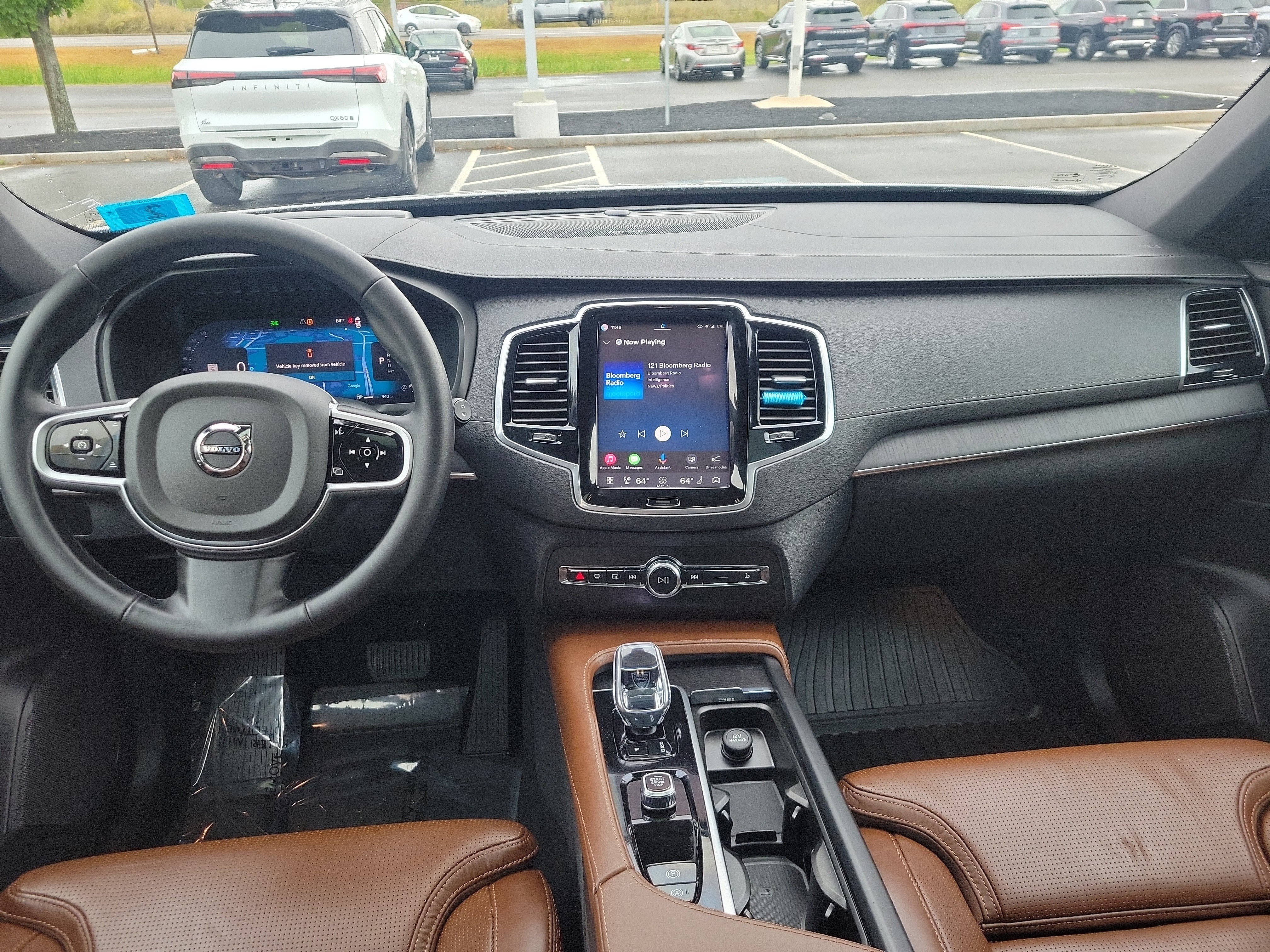 Used 2025 Volvo XC90 B6 Ultra AWD/4WD image 3