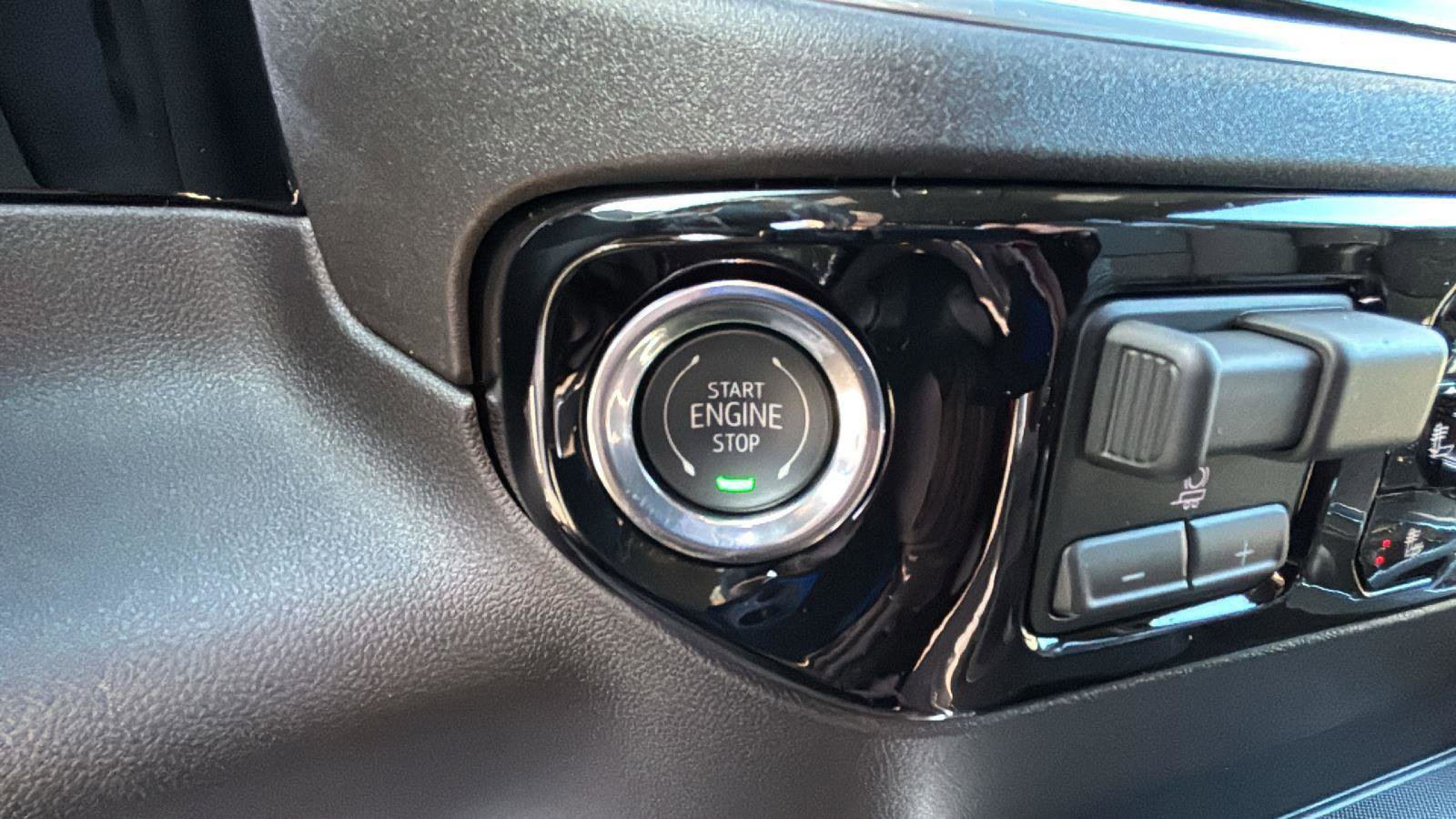 New 2026 GMC Sierra 1500 SLT w/ SLT Convenience Package image 13