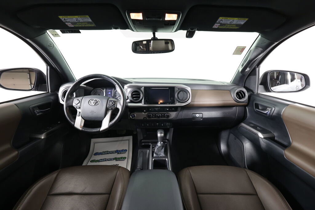 Used 2016 Toyota Tacoma Limited w/ Towing Package RWD image 27