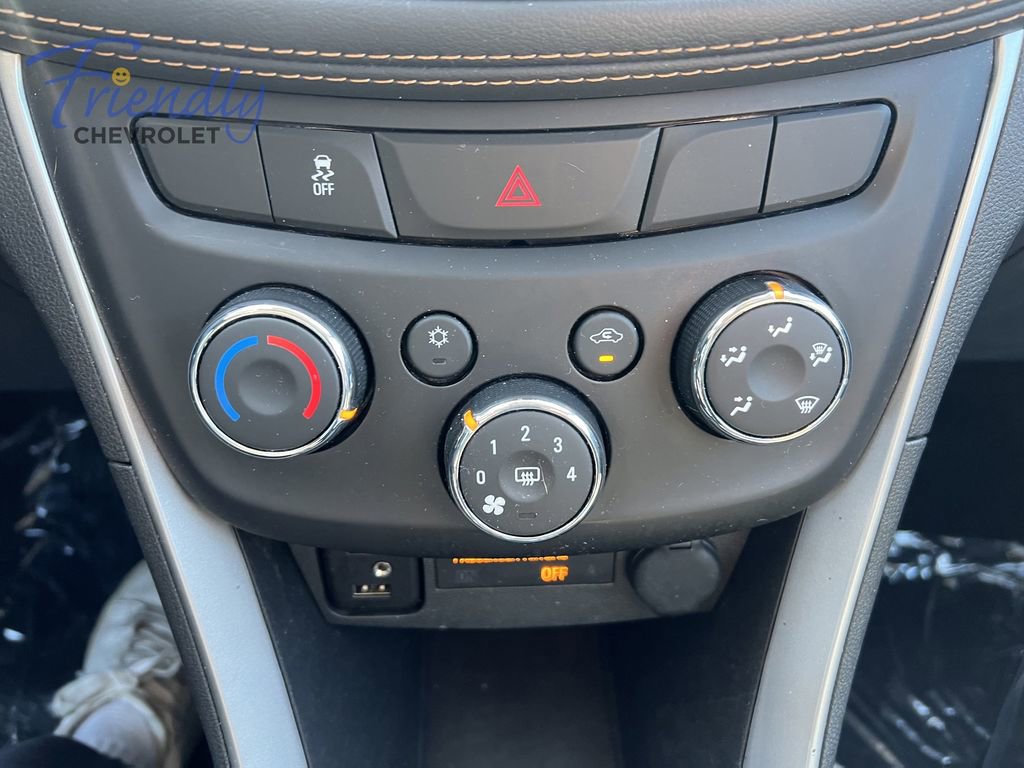 Used 2022 Chevrolet Trax LT w/ Driver Confidence Package AWD/4WD image 22