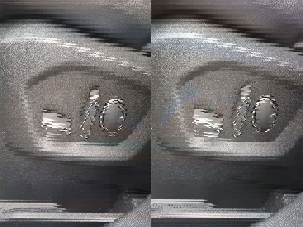 Used 2019 Ford Edge SEL w/ Equipment Group 201A image 9