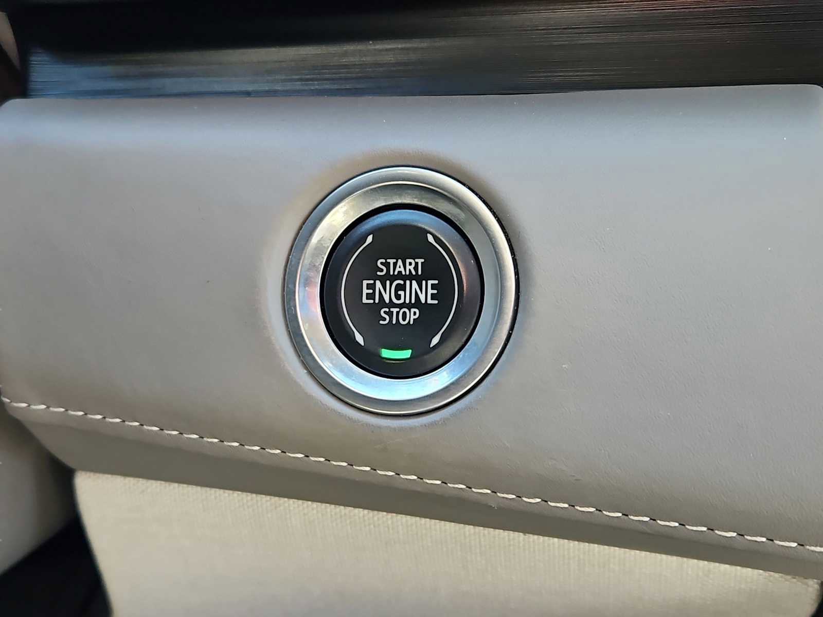 Used 2021 Cadillac Escalade Premium Luxury Platinum image 23