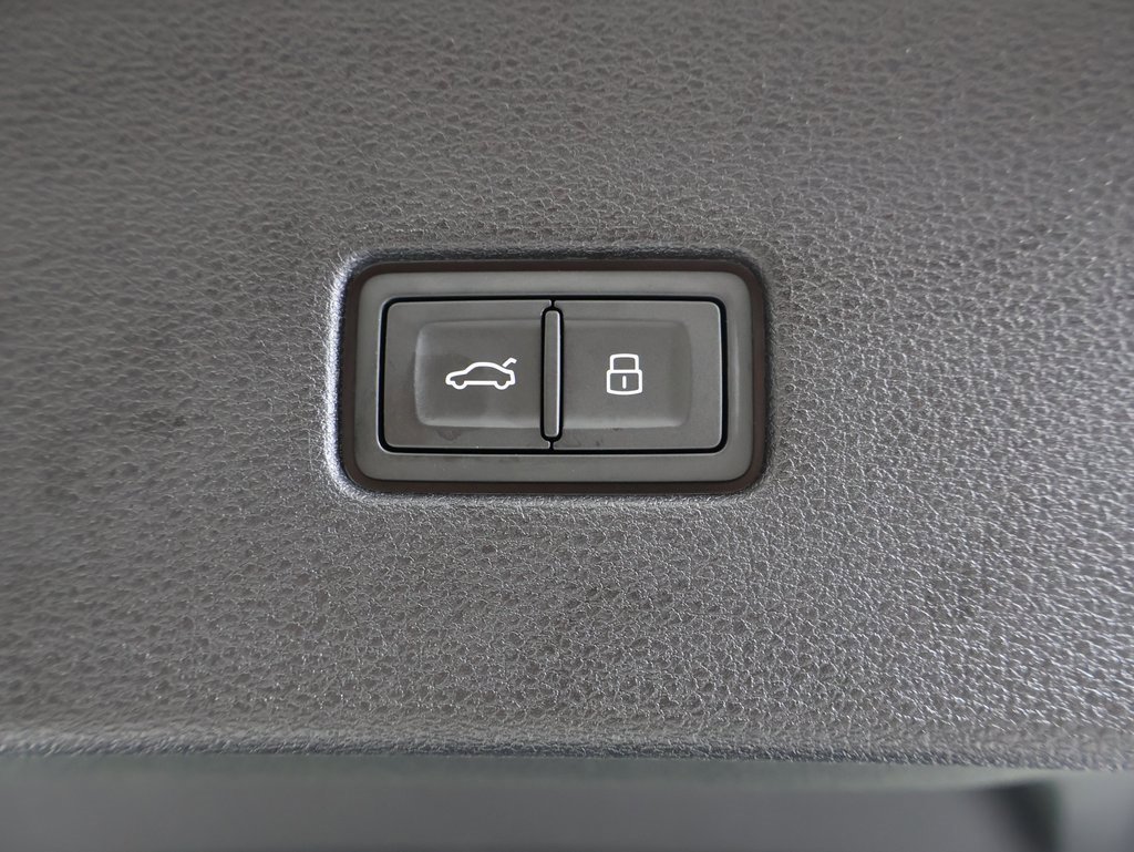 Used 2025 Audi Q8 Premium Plus w/ Premium Plus Package image 16