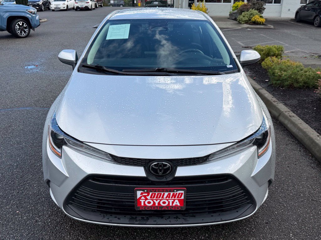 Certified 2025 Toyota Corolla LE FWD image 5