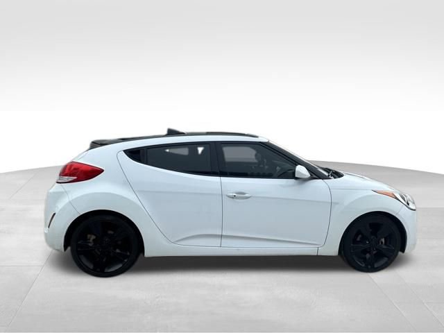 Used 2017 Hyundai Veloster Value Edition image 10