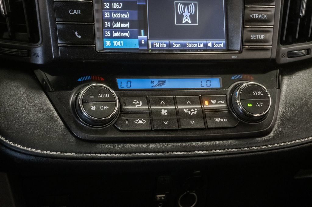 Used 2018 Toyota RAV4 XLE AWD/4WD image 19