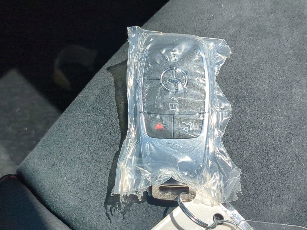 Used 2025 Mercedes-Benz GLA 250 image 24