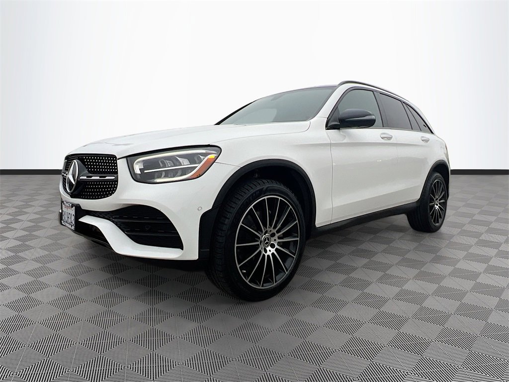 Used 2021 Mercedes-Benz GLC 300 4MATIC image 3