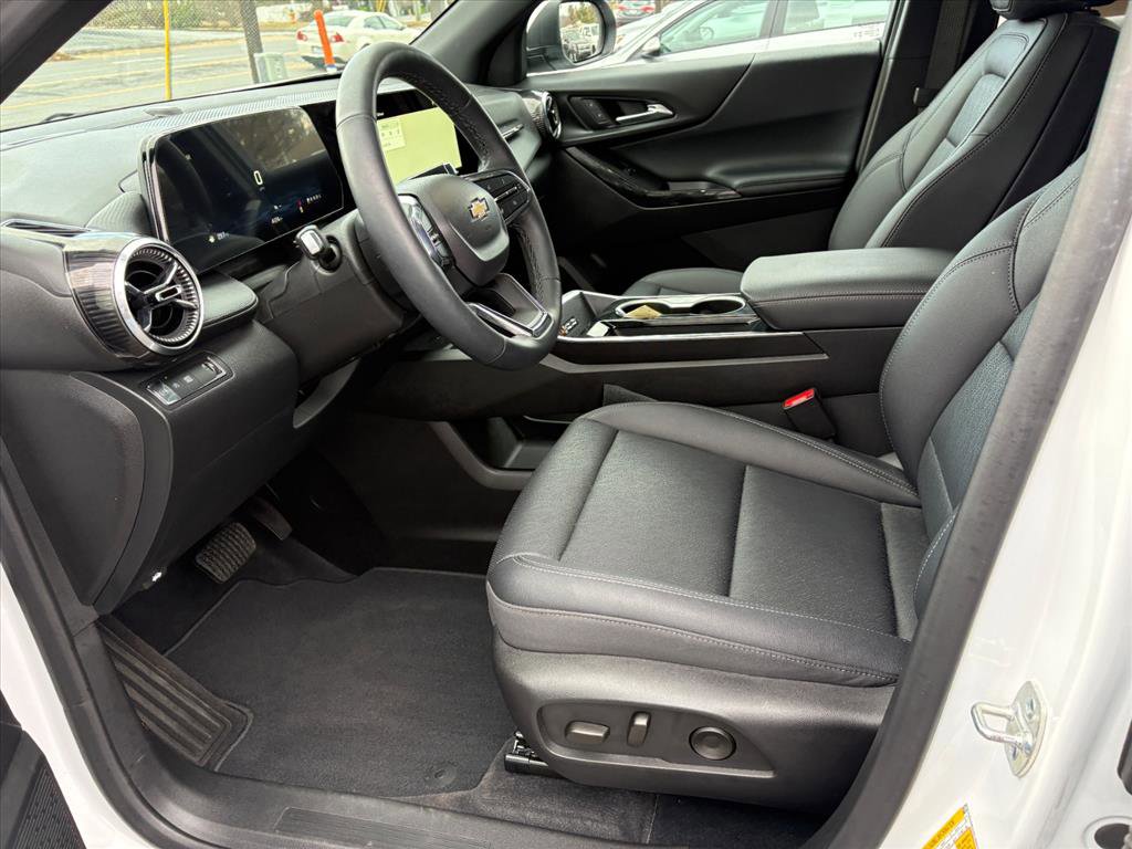 Used 2025 Chevrolet Equinox LT w/ Convenience Package II image 15