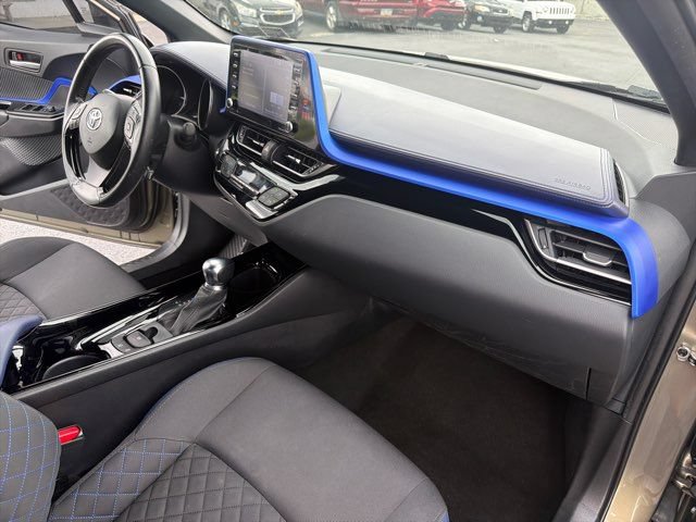 Used 2021 Toyota C-HR XLE FWD image 23