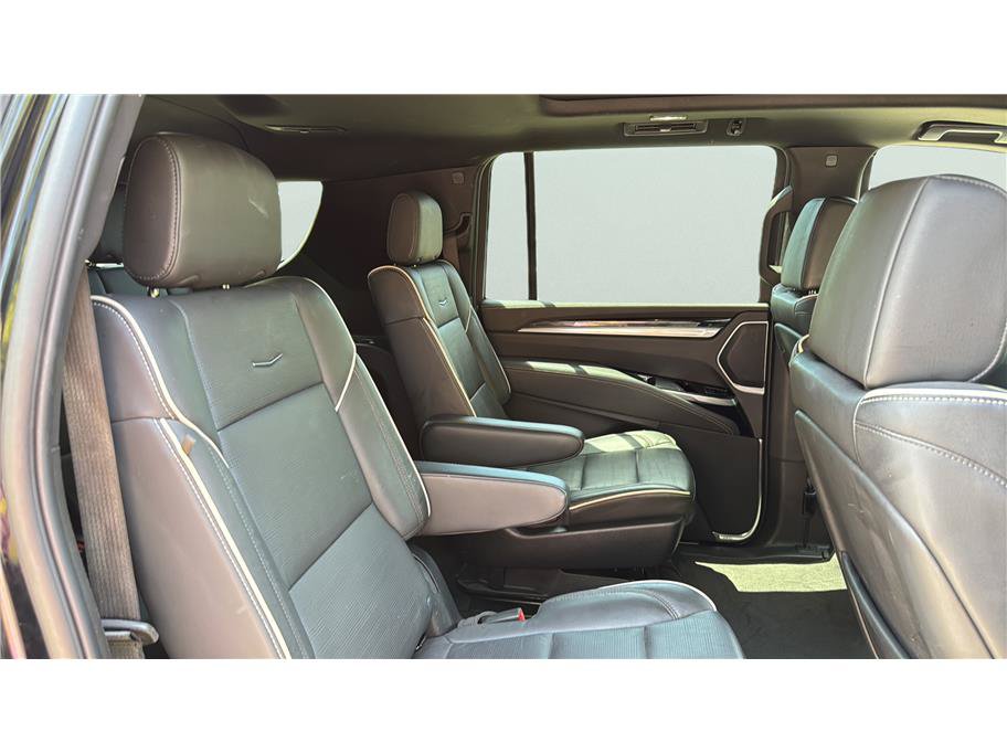 Used 2025 Cadillac Escalade ESV Sport w/ Touring Package AWD/4WD image 19