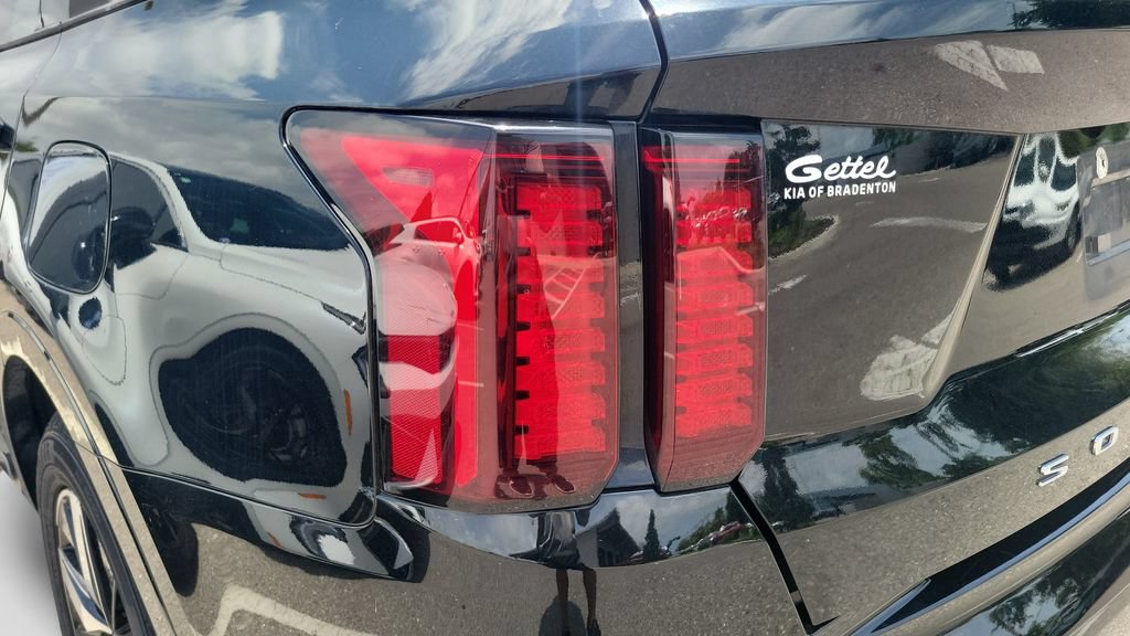 Used 2021 Kia Sorento S w/ Panoramic Sunroof Package FWD image 9