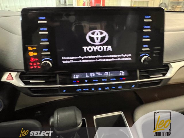 Used 2021 Toyota Sienna XLE FWD image 16