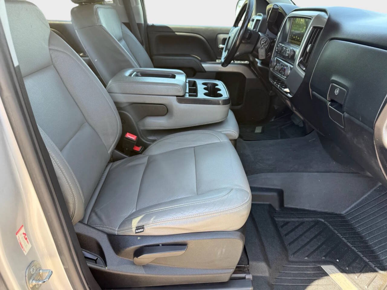 Used 2018 Chevrolet Silverado 1500 LT w/ All Star Edition AWD/4WD image 10