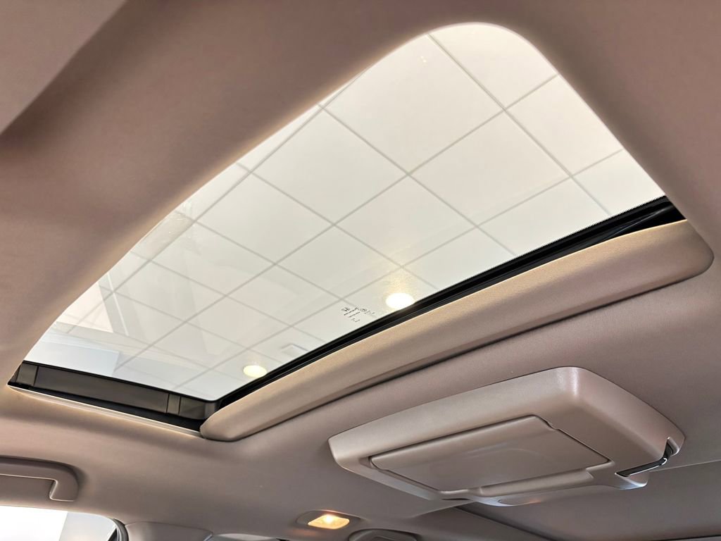 Used 2022 Honda Pilot Elite image 23