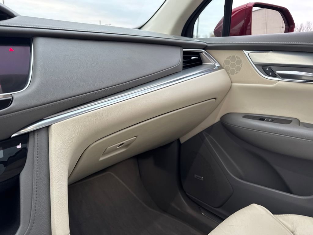 Used 2017 Cadillac XT5 Luxury image 23