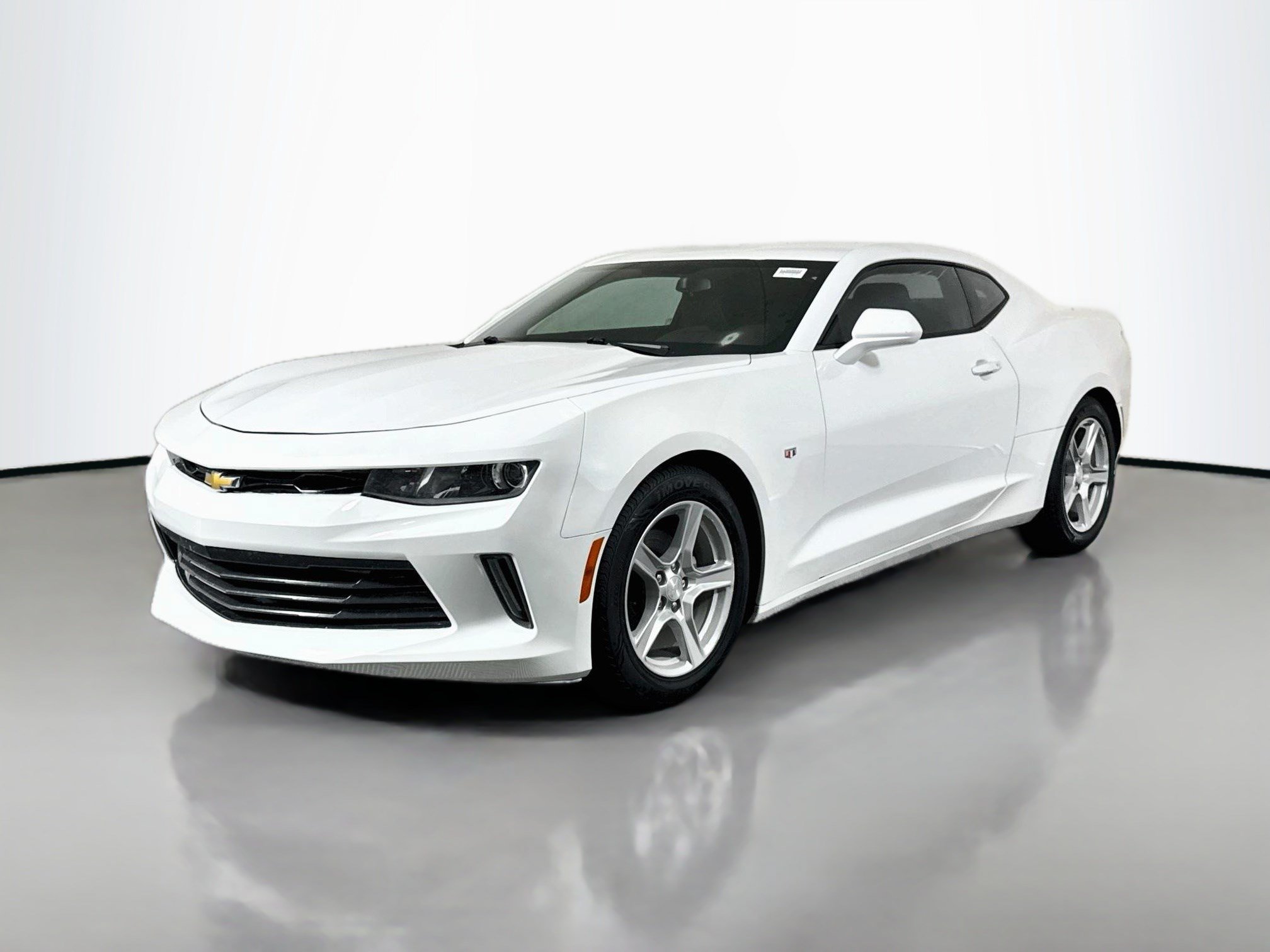 Used 2017 Chevrolet Camaro LT RWD image 4