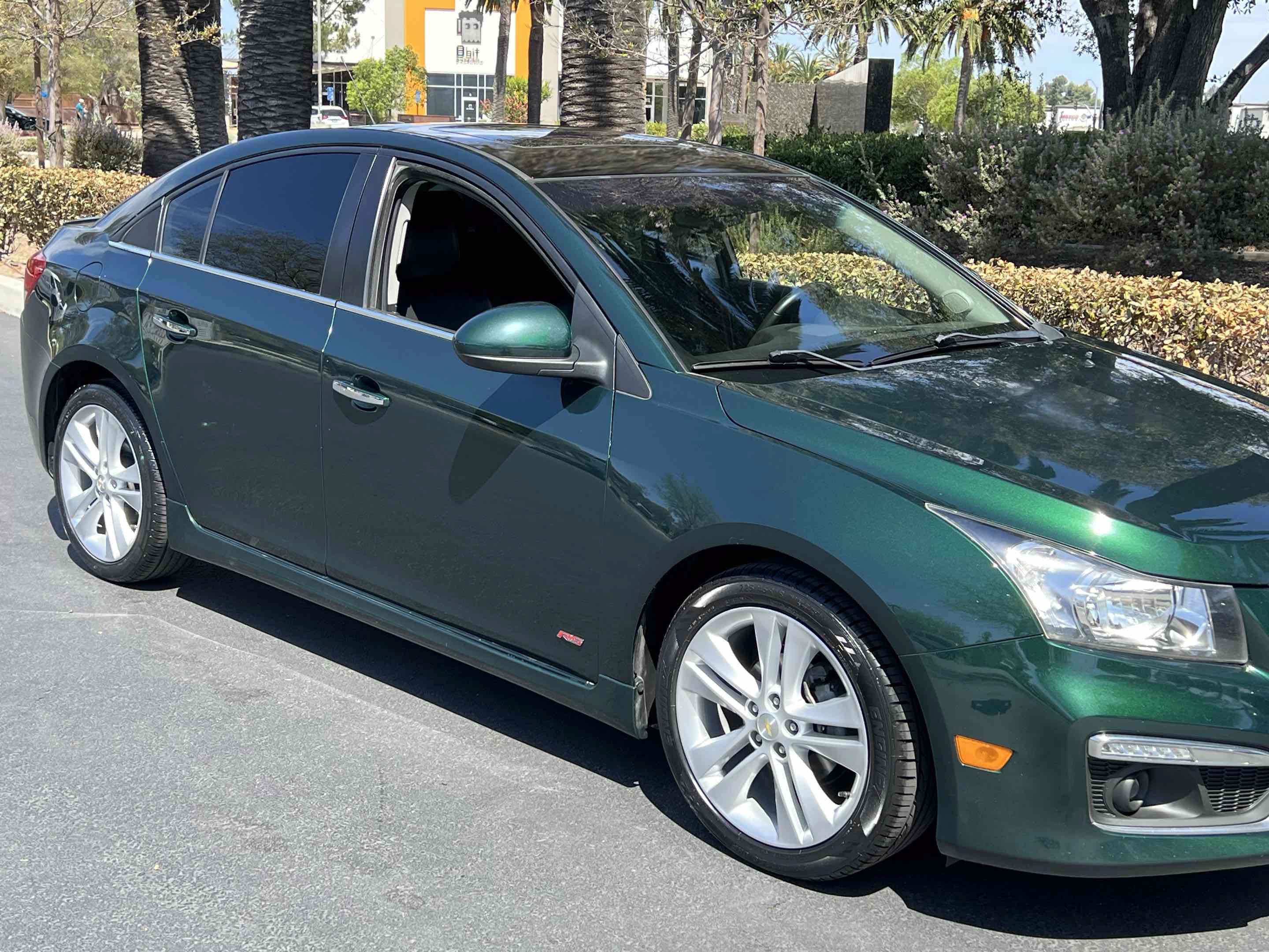 Used 2015 Chevrolet Cruze LTZ w/ Sun, Sound and Sport Package FWD image 31