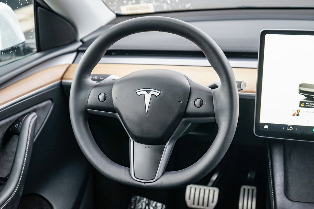 Used 2024 Tesla Model Y Performance AWD/4WD image 16