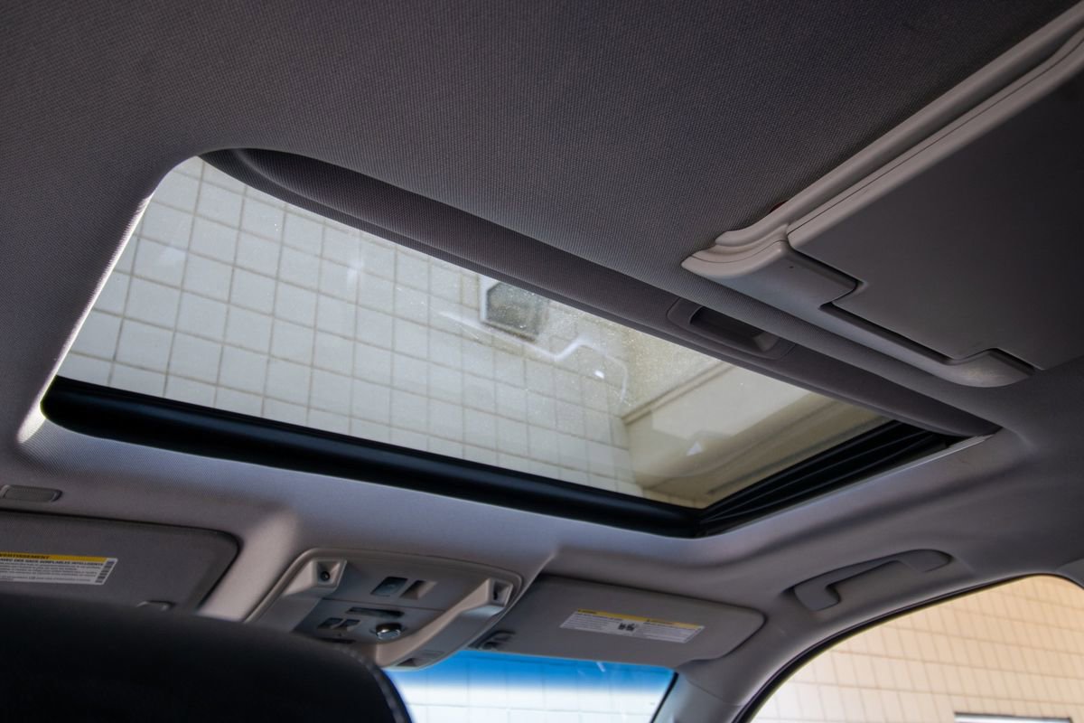 Used 2017 Chevrolet Suburban Premier AWD/4WD image 46