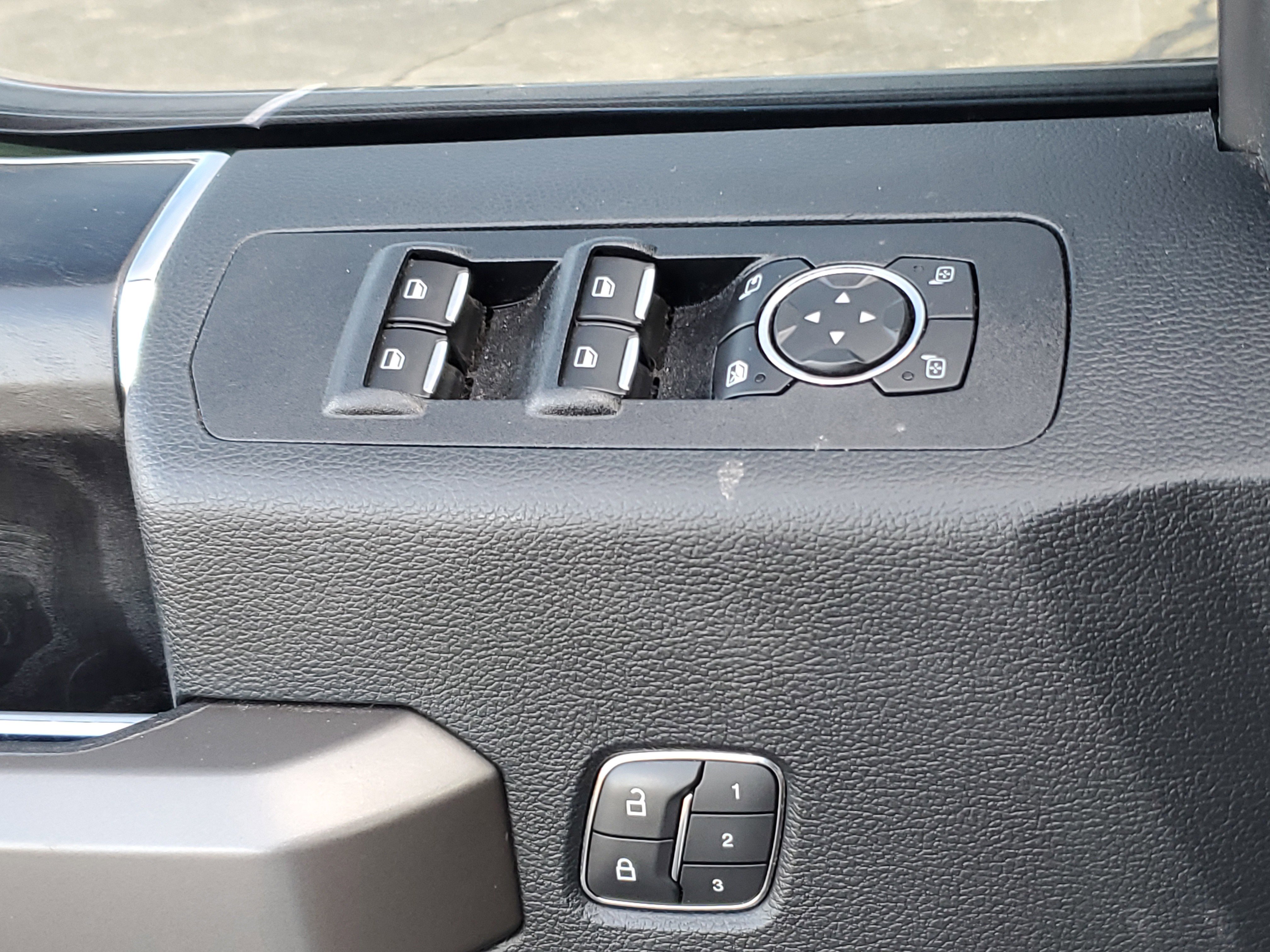 Used 2019 Ford F150 Platinum image 26