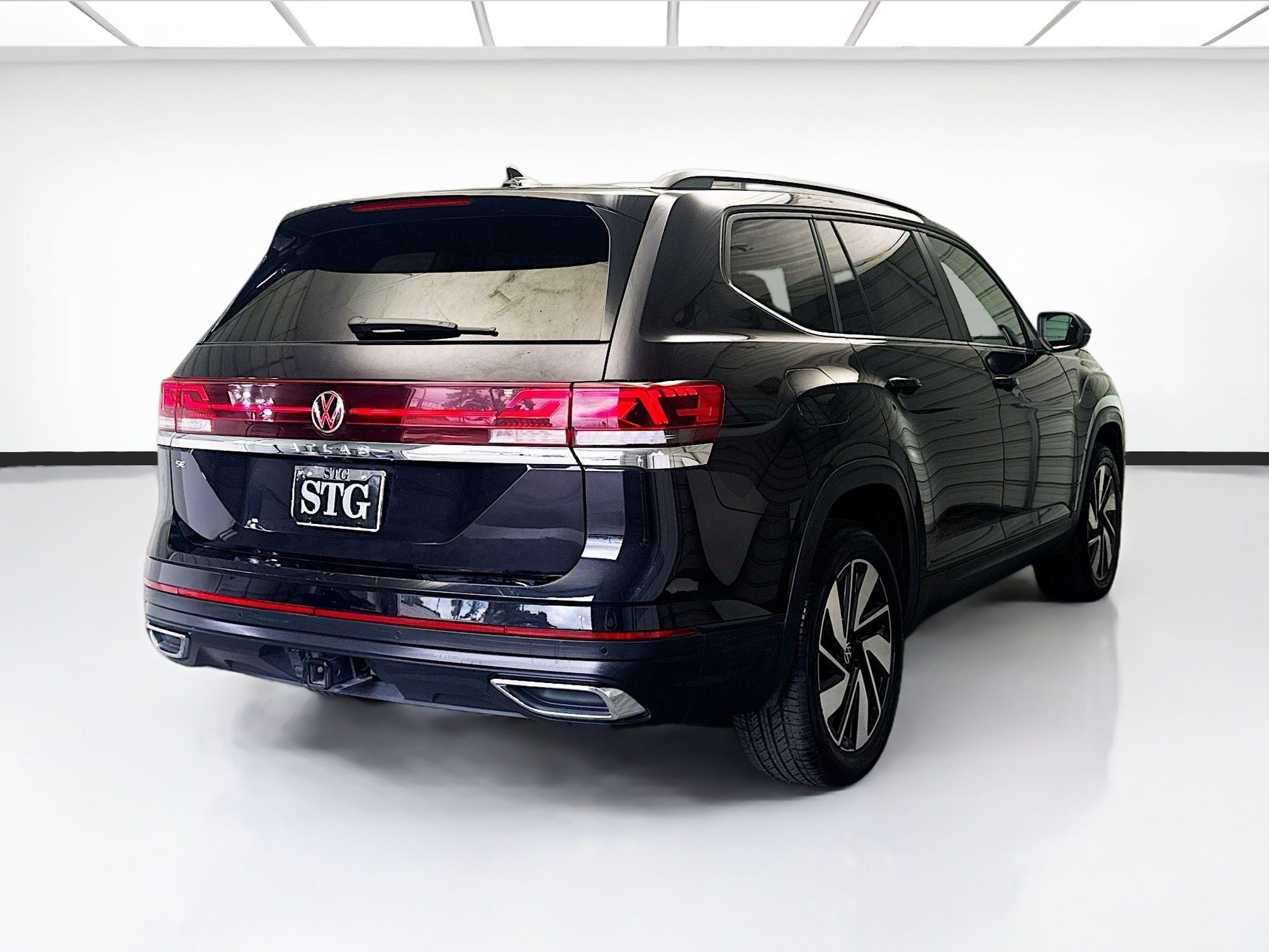 Used 2024 Volkswagen Atlas SE FWD image 4
