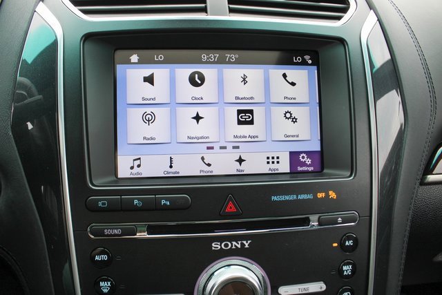 Used 2017 Ford Explorer Platinum image 27