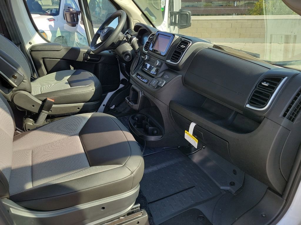 New 2025 RAM ProMaster 1500 w/ Quick Order Package 22G SLT image 8