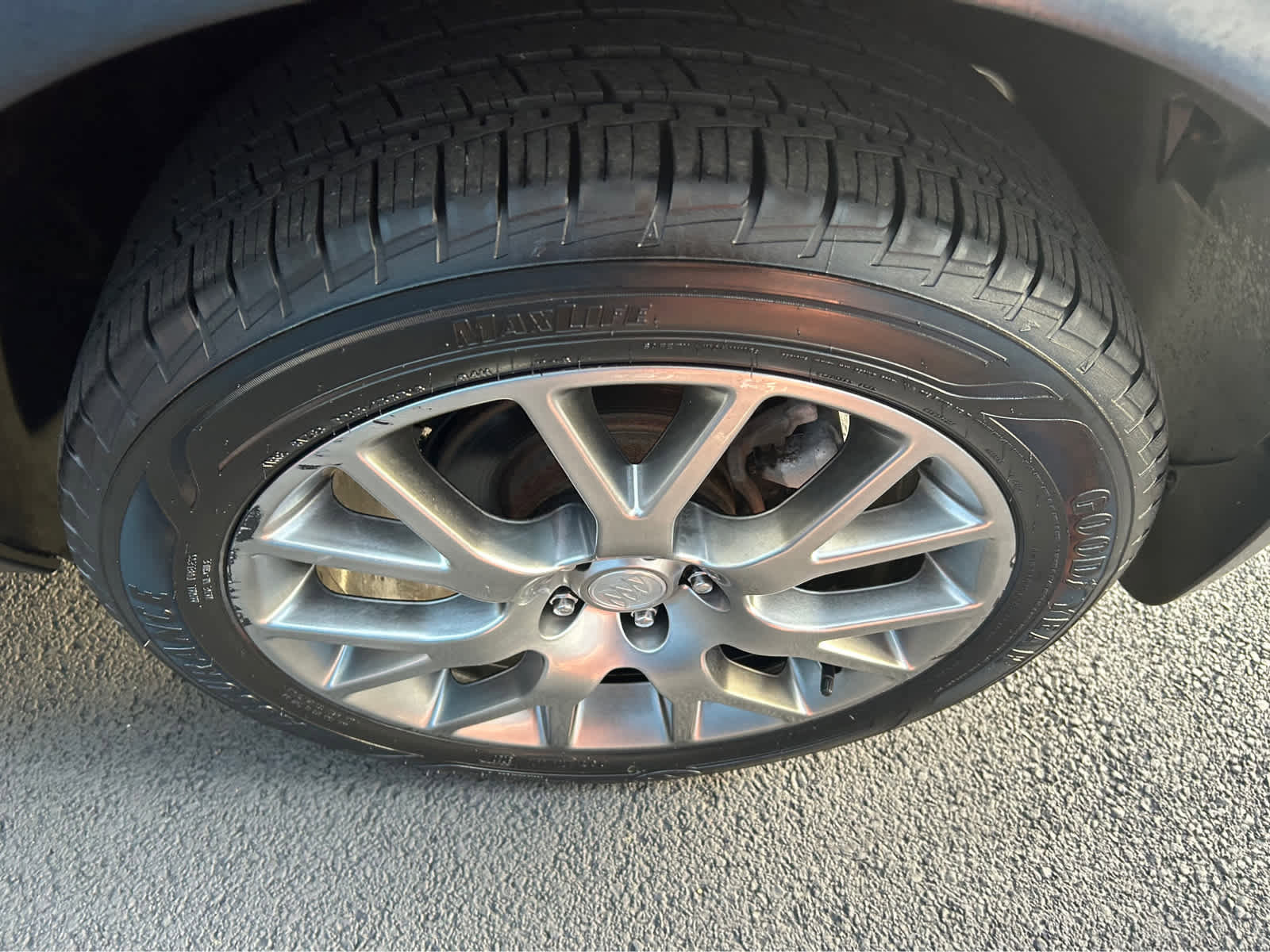 Used 2018 Buick Encore Sport Touring image 28