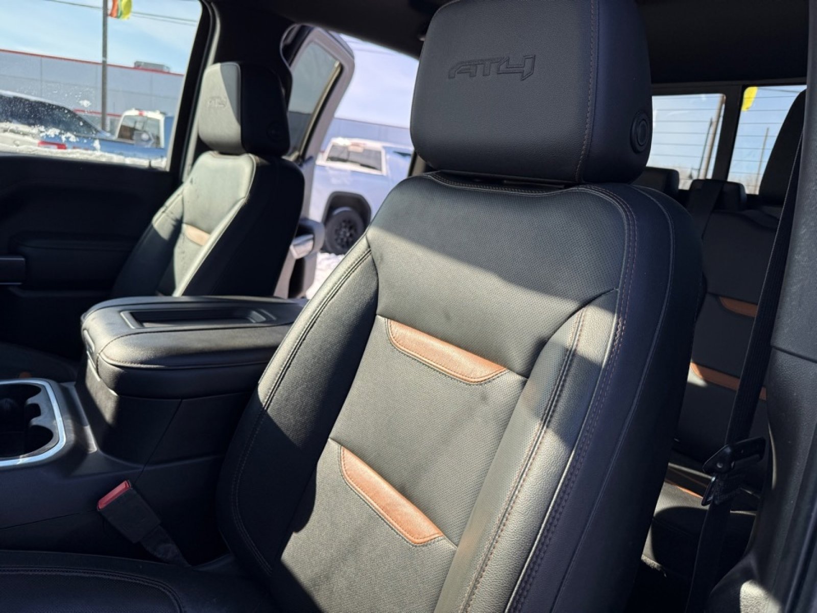 Used 2019 GMC Sierra 1500 AT4 w/ Off Road Performance Package image 16