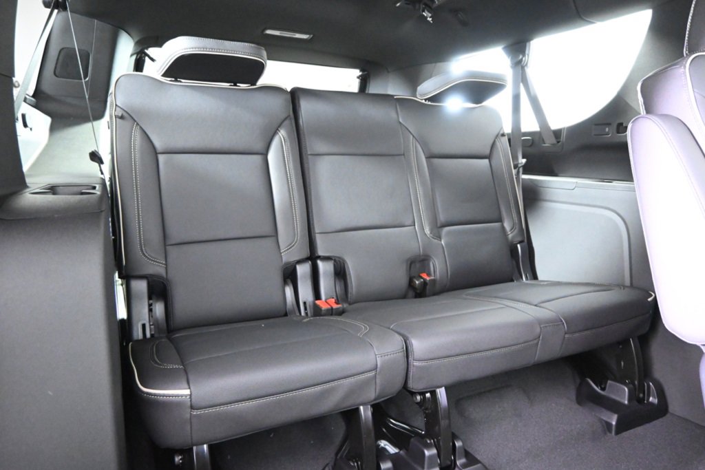 New 2026 Chevrolet Suburban Premier image 18