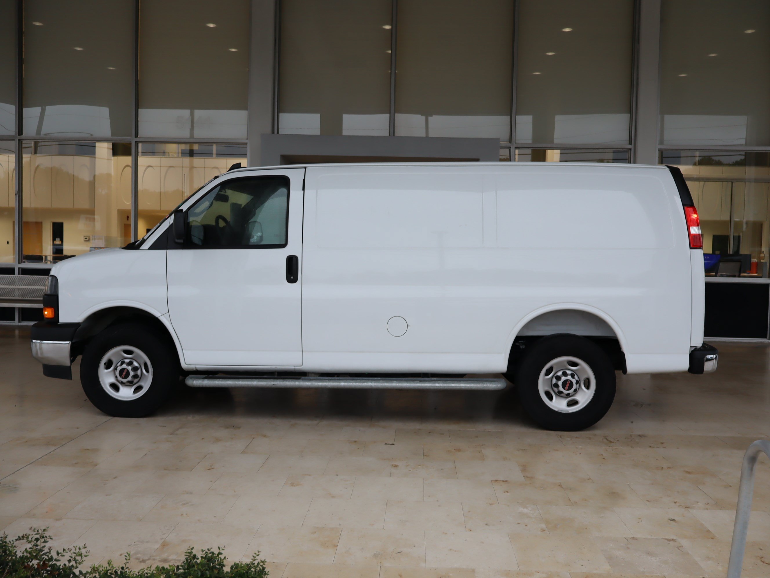 Used 2025 GMC Savana 2500 w/ Driver Convenience Package RWD image 8