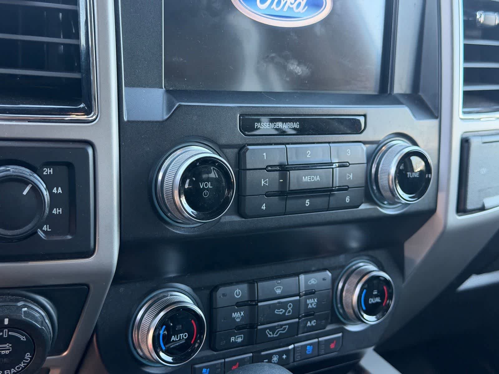 Used 2020 Ford F150 Lariat w/ Equipment Group 502A Luxury AWD/4WD image 18