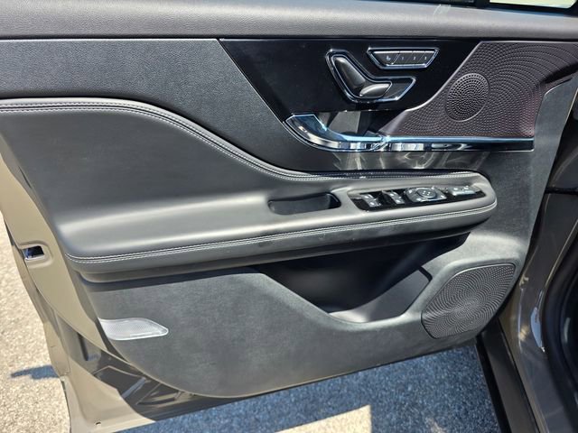Used 2025 Lincoln Corsair FWD w/ Equipment Group 101A image 8