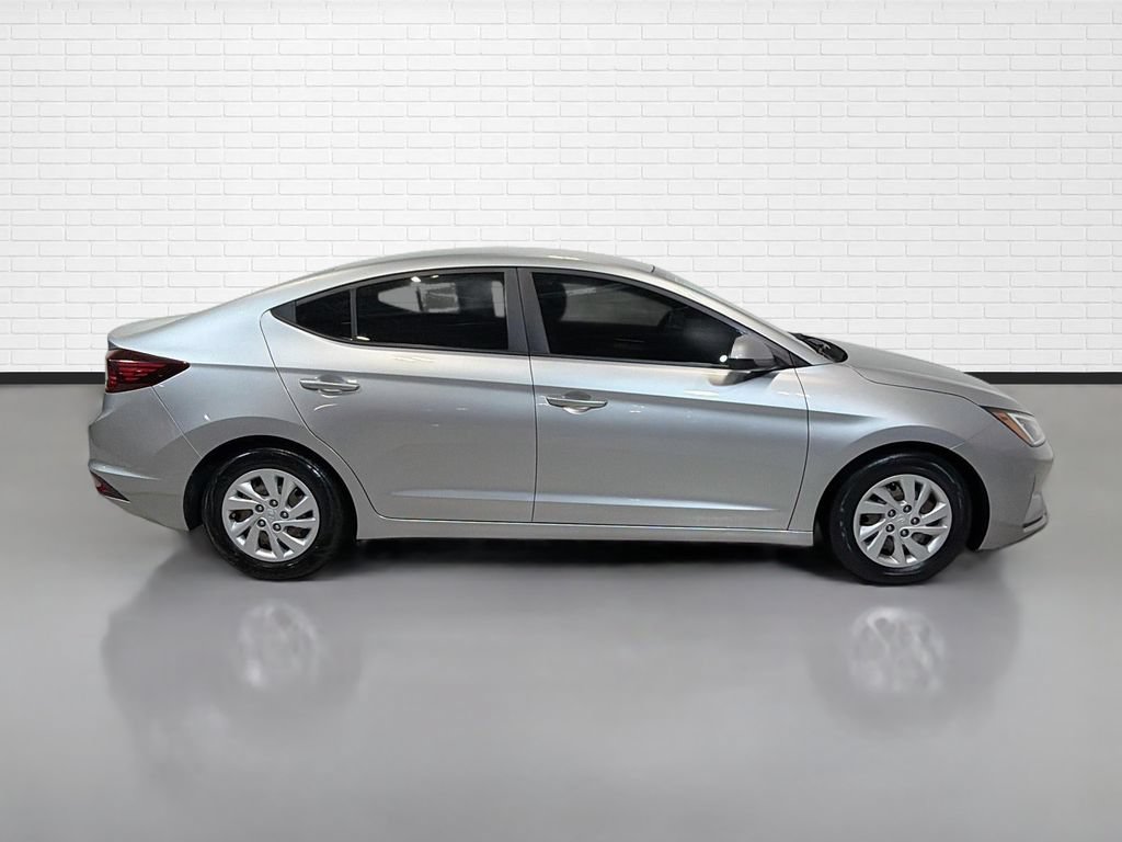 Used 2020 Hyundai Elantra SE FWD image 10
