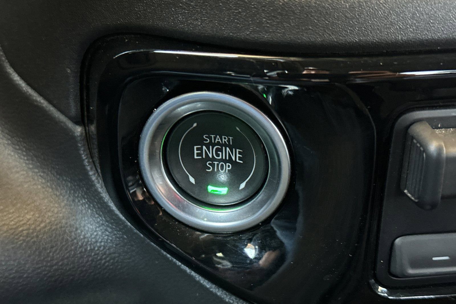 Used 2025 GMC Sierra 1500 SLT RWD image 23