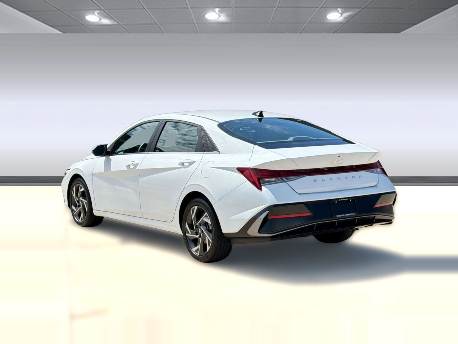 Used 2025 Hyundai Elantra SEL image 3