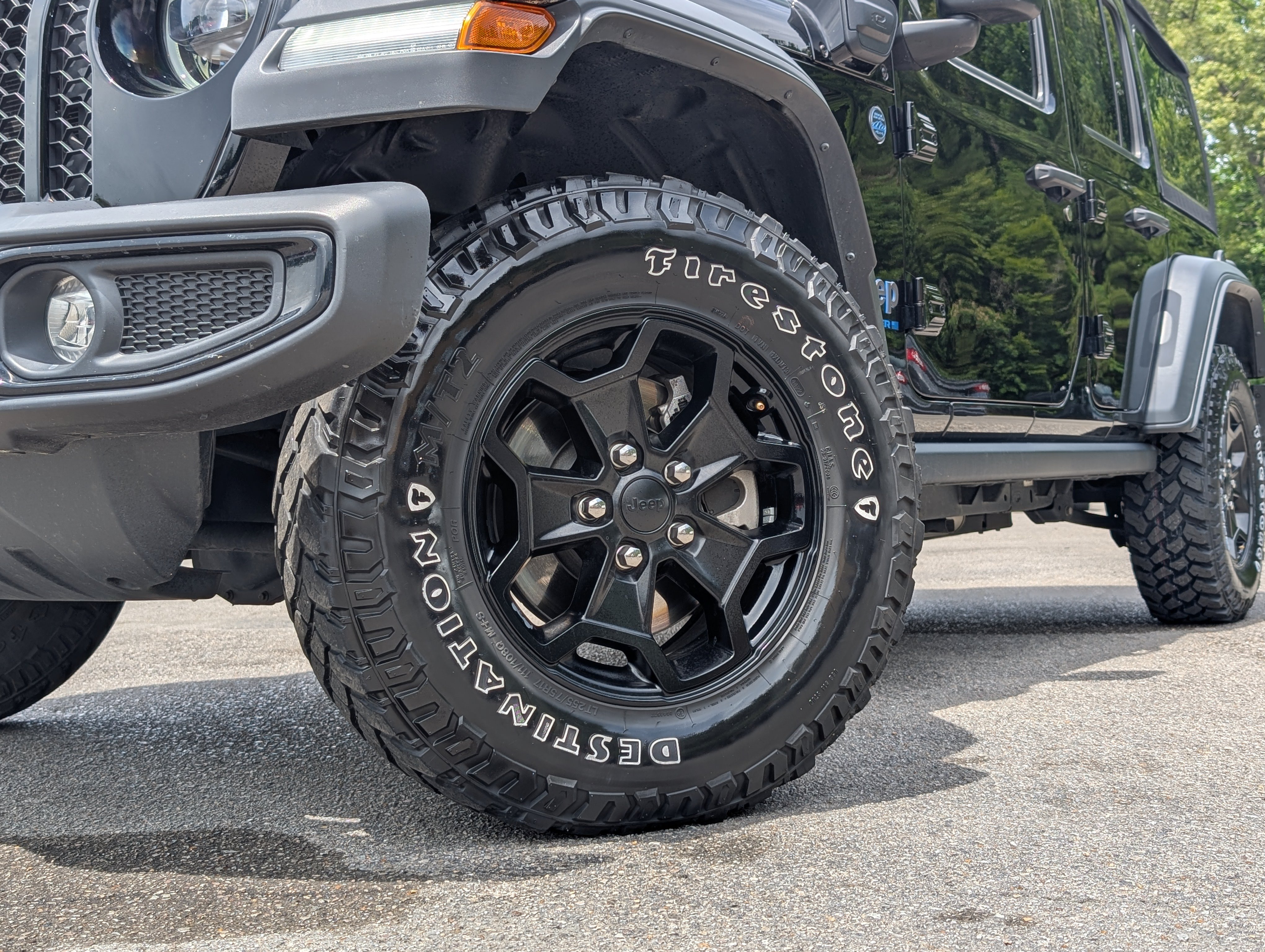 Used 2023 Jeep Wrangler Unlimited w/ Cold Weather Group AWD/4WD image 34