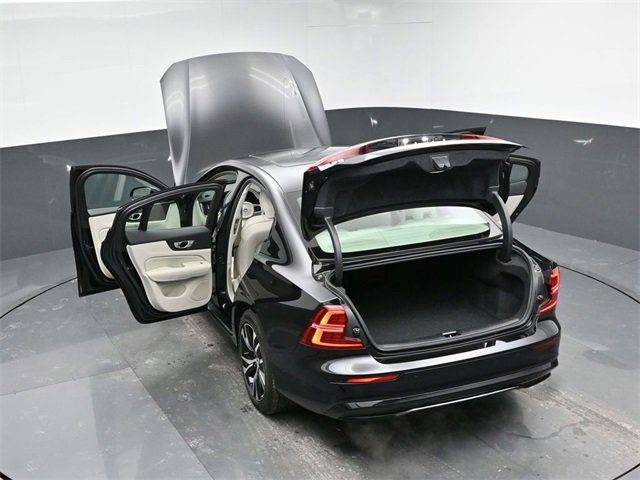 Used 2025 Volvo S60 B5 Plus image 39