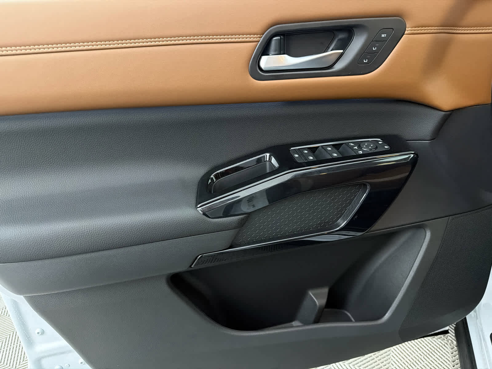 New 2026 Nissan Pathfinder Platinum image 23