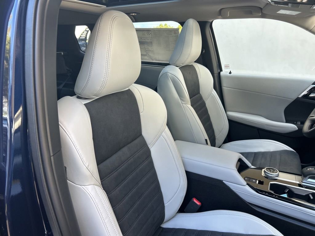 New 2025 Mitsubishi Outlander SE image 20