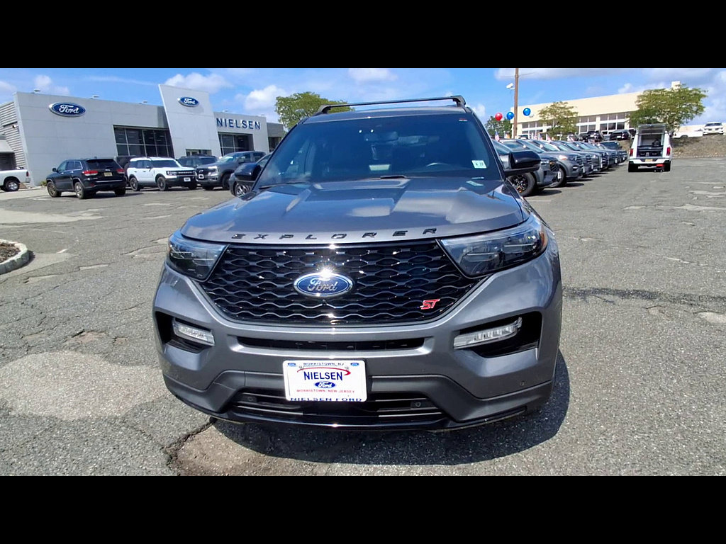 Certified 2022 Ford Explorer ST w/ Equipment Group 401A AWD/4WD image 3