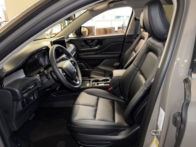 New 2026 Lincoln Corsair Premiere image 8